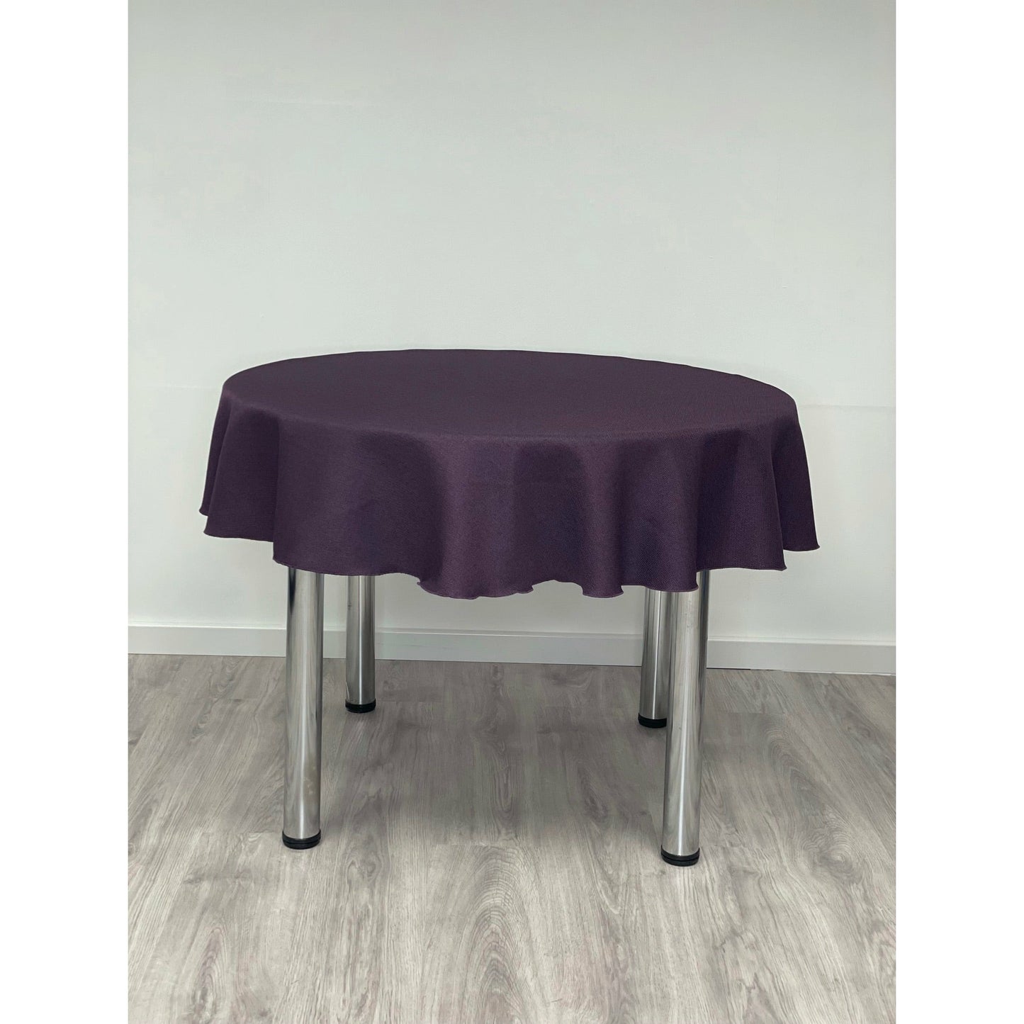 Salisbury Round Plain Tablecloth in Aubergine