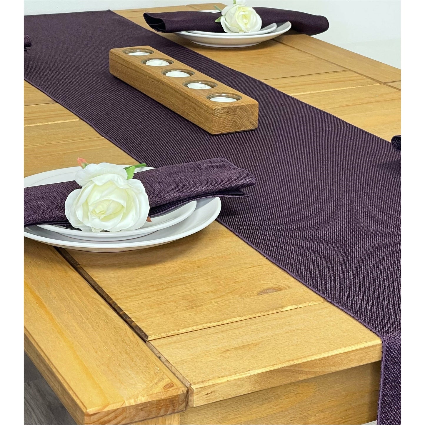 Salisbury Table Runner & Napkin Set in Aubergine